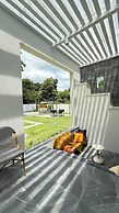 De Flourishing Hill Escape, Cha Am