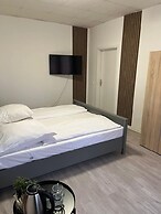 Art Rock Airport Hotel