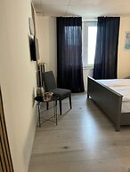 Art Rock Airport Hotel