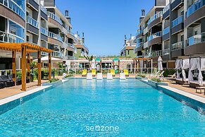 Seaside Condominium in Campeche-florianopolis SHR