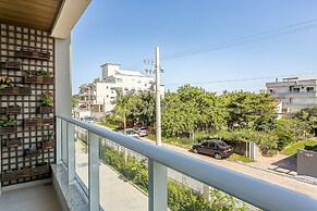 Seaside Condominium in Campeche-florianopolis SHR