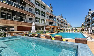 Seaside Condominium in Campeche-florianopolis SHR