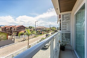 Seaside Condominium in Campeche-florianopolis SHR