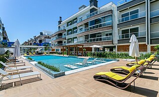 Seaside Condominium in Campeche-florianopolis SHR