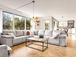 6 Person Holiday Home in Vaeggerlose