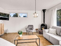 6 Person Holiday Home in Vaeggerlose