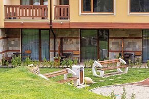 Pirin Sense Apartment Complex