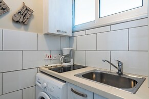 Berries 1-BR Apt in Larnaca