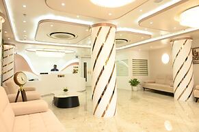 Hotel Kashi Crown