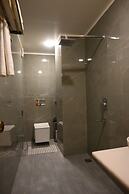 Hotel Kashi Crown