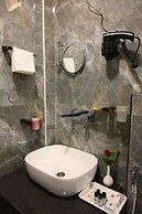 Hotel Kashi Crown