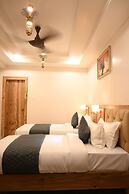 Hotel Kashi Crown