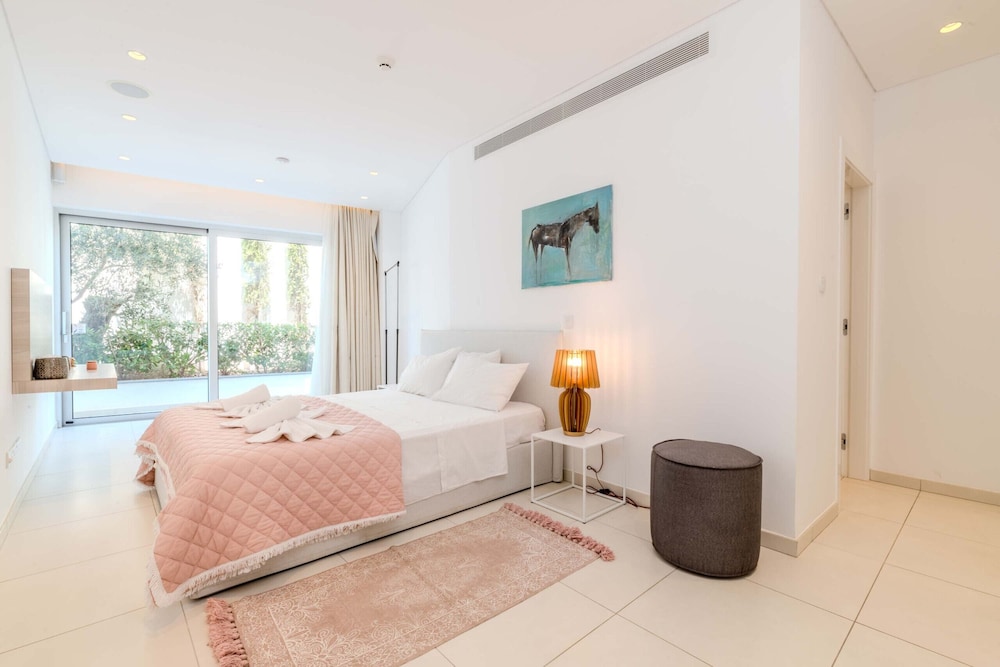 Vivo Mare Panorama Beachfront Villa