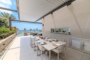 Vivo Mare Panorama Beachfront Villa