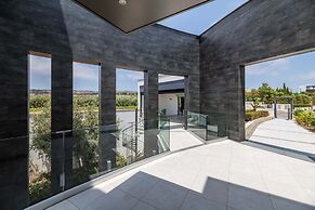 Vivo Mare Panorama Beachfront Villa
