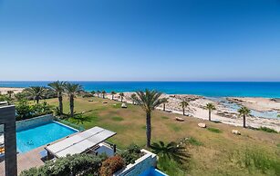 Vivo Mare Panorama Beachfront Villa