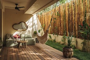 Luxury Jungle Retreat Sleeps 10 Rooftop Pool