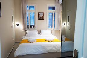 Roots Boutique Hotel