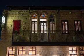 Roots Boutique Hotel