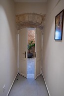 Roots Boutique Hotel