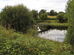 Lakeside Lodge