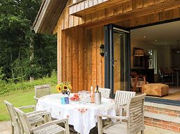 Lakeside Lodge