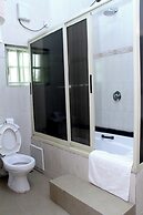 QUEENS GATE HOTEL