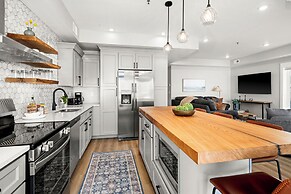 Dragestil 713 Duluth Condos