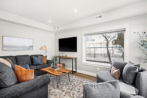 Dragestil 713 Duluth Condos