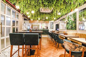 Fabhotel Aayash