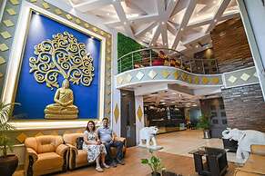 Fabhotel Shivani International