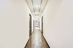Fabhotel Emara Inn