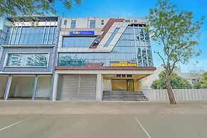 Fabhotel Vasundhara Grand