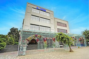 Fabhotel Golden Rivaah