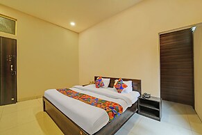 Fabhotel Grand Stay Ambedkar Nagar