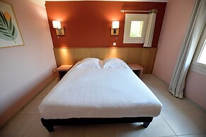 Le Mas Des Aigras - Hôtel & Restaurant
