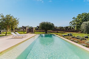 Ker Rail Villa with Pool by Wonderful Italy