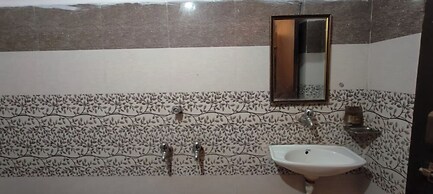 Royal Kashi Lodge