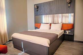 216 Palace Suites