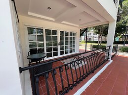 Abobe ApartHotel Hua Hin