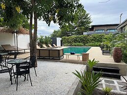 Abobe ApartHotel Hua Hin