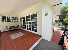 Abobe ApartHotel Hua Hin