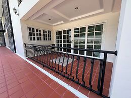 Abobe ApartHotel Hua Hin
