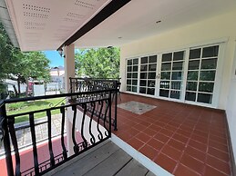 Abobe ApartHotel Hua Hin