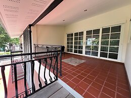 Abobe ApartHotel Hua Hin