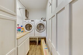 Riverfront Fun: Quiet Home Near Hampton Coastline