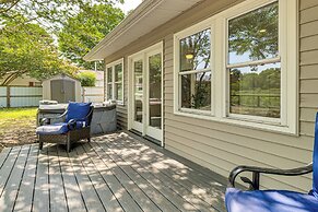 Riverfront Fun: Quiet Home Near Hampton Coastline