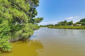 Riverfront Fun: Quiet Home Near Hampton Coastline