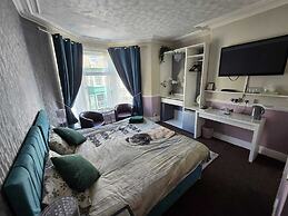 Lynbar Hotel