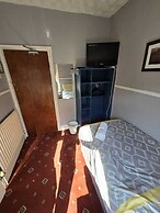 Lynbar Hotel